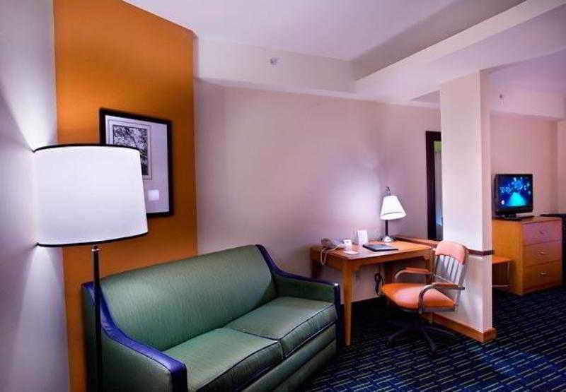 Fairfield Inn And Suites Cleveland Rom bilde